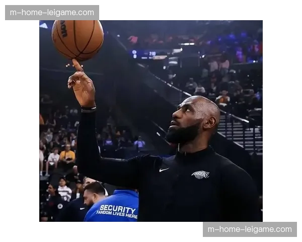 湖人战术应变能力 根据防守变化调整进攻选择找到最佳机会